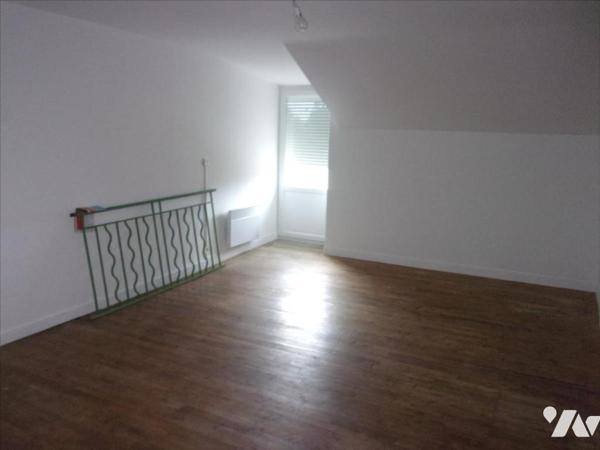 CARENTOIR CENTRE, maison de bourg à vendre.