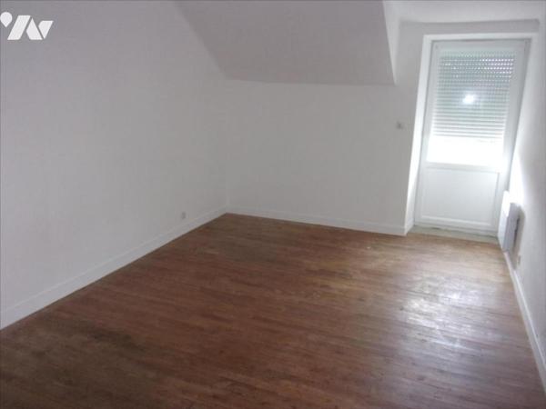 CARENTOIR CENTRE, maison de bourg à vendre.