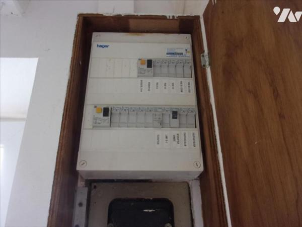 CARENTOIR CENTRE, maison de bourg à vendre.