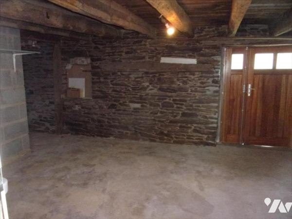 CARENTOIR CENTRE, maison de bourg à vendre.