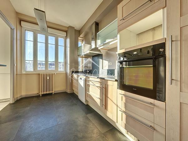 Millau (12100) BEL APPARTEMENT TYPE 3 74 M² AU CALME / AV. CHARLES DE GAULLE