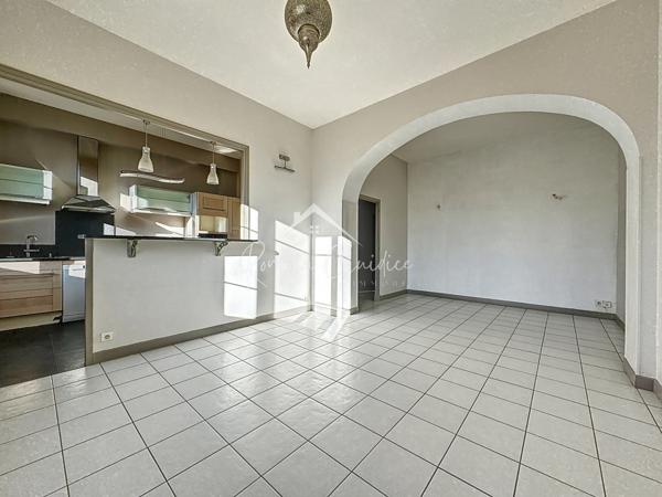 Millau (12100) BEL APPARTEMENT TYPE 3 74 M² AU CALME / AV. CHARLES DE GAULLE