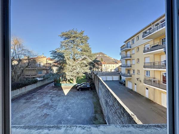 Millau (12100) BEL APPARTEMENT TYPE 3 74 M² AU CALME / AV. CHARLES DE GAULLE