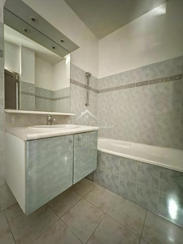 Millau (12100) BEL APPARTEMENT TYPE 3 74 M² AU CALME / AV. CHARLES DE GAULLE