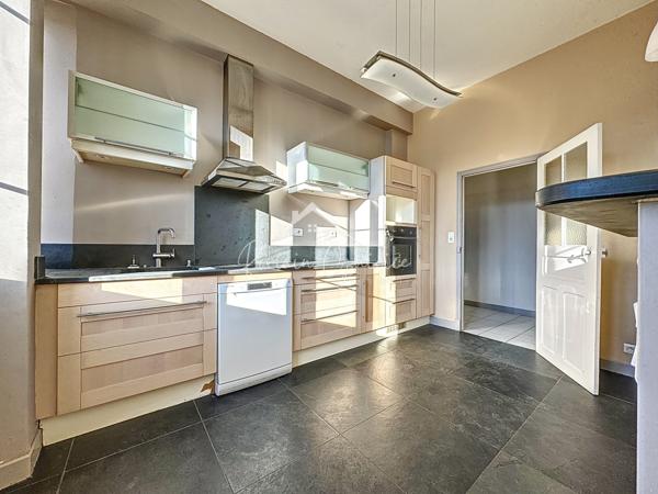 Millau (12100) BEL APPARTEMENT TYPE 3 74 M² AU CALME / AV. CHARLES DE GAULLE