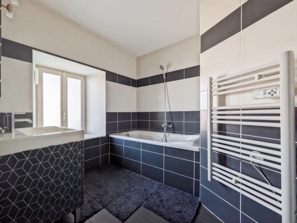 Dpt Haute Savoie (74), à vendre LUGRIN - Charmante maison de village avec vue panoramique sur le Léman