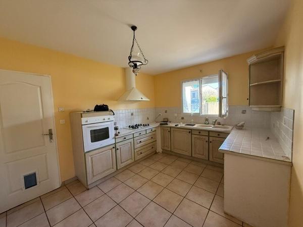 Maison de plain pied 2 chambres avec jardin et garage 163 000 € H.A.I.*