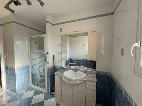 Maison de plain pied 2 chambres avec jardin et garage 163 000 € H.A.I.*