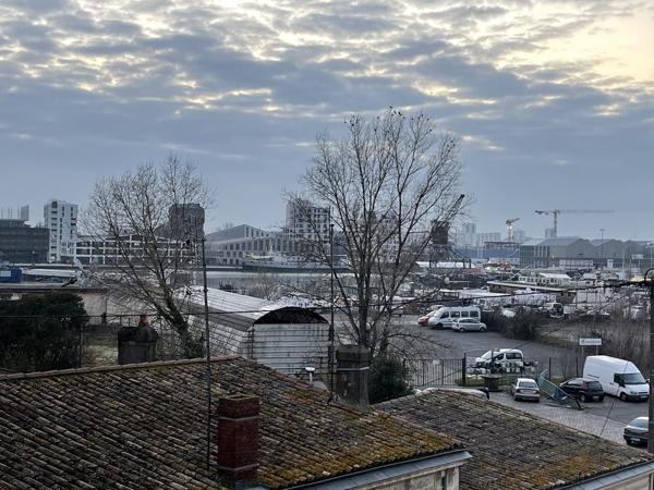 Vue Bassins à Flot - Appartement T3 avec Exterieur et Parking