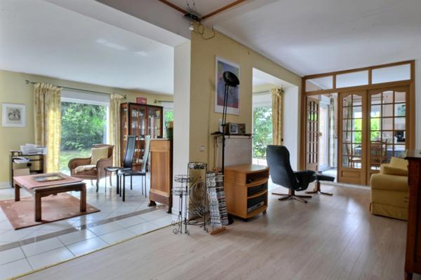 BRUNSTATT-DIDENHEIM : à vendre en VENTE INTERACTIVE : maison  7 pièces  surface totale 185 m2 (68) avec jardin et garage