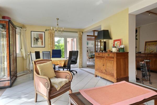 BRUNSTATT-DIDENHEIM : à vendre en VENTE INTERACTIVE : maison  7 pièces  surface totale 185 m2 (68) avec jardin et garage