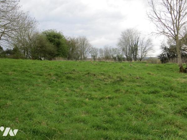 EN EXCLUSIVITE, TERRAIN A BATIR dans hameau à SOULEUVRE EN BOCAGE