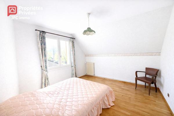 Maison Crepy En Valois 9 pièce(s) 170 m2 et double garages