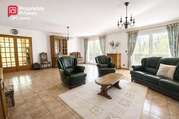 Maison Crepy En Valois 9 pièce(s) 170 m2 et double garages