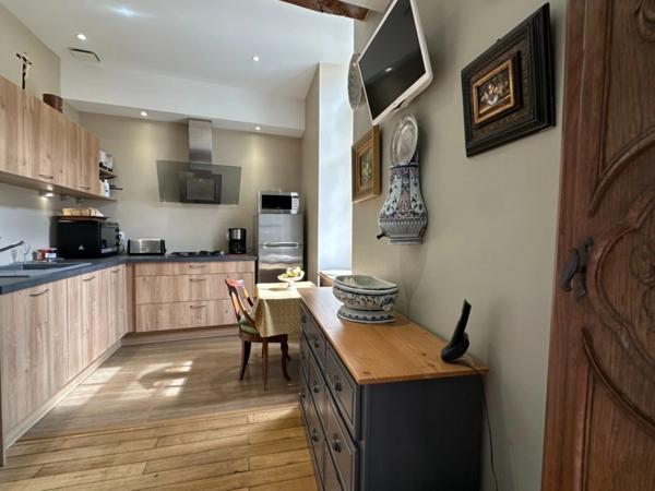 SAUMUR Centre-ville Historique, A 100m de la Place Saint Pierre, Appartement de style.