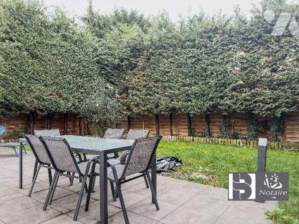 Maison familiale 168 m², 5 chambres, sous-sol total, garage, terrain 463 m². Proche écoles.