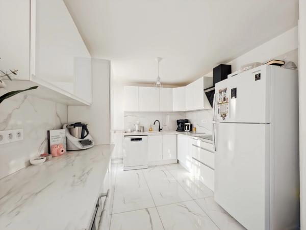 Dpt Haute Savoie (74), à vendre THONON-LES-BAINS - Lumineux T3 de 63m² avec double balcon – Secteur très recherché