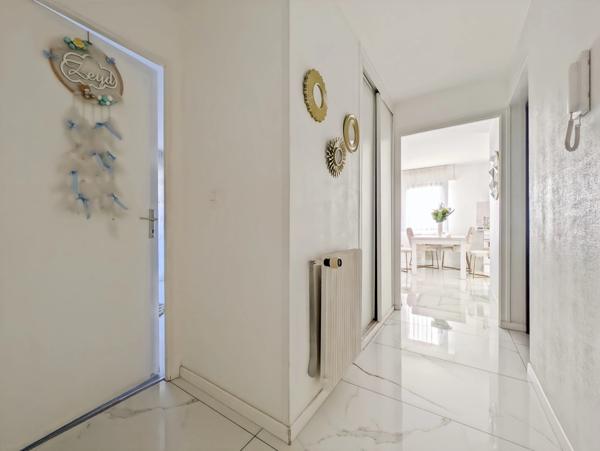 Dpt Haute Savoie (74), à vendre THONON-LES-BAINS - Lumineux T3 de 63m² avec double balcon – Secteur très recherché