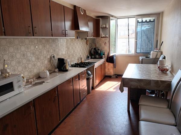 Immeuble pour rapport locatif Sainte-Livrade (47)