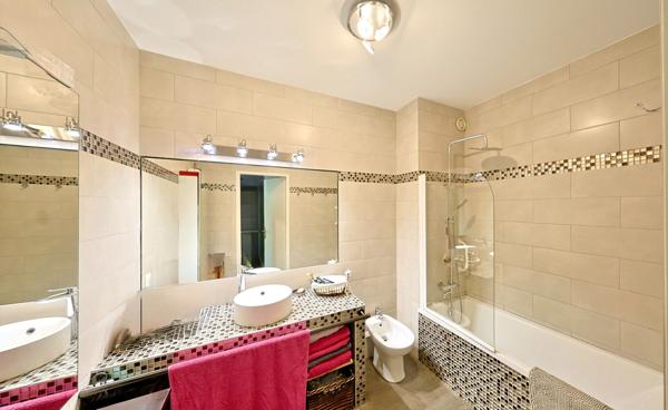 A VENDRE - Appartement 5 pièce(s) 126 m2 - Biarritz