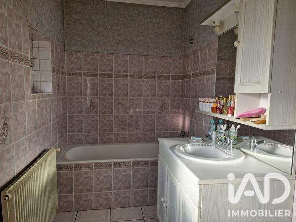 Maison à vendre 6 pièces 127 m² Champagne-Mouton