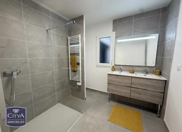 Appartement à vendre 3 pièces 79m² Nîmes (30900)