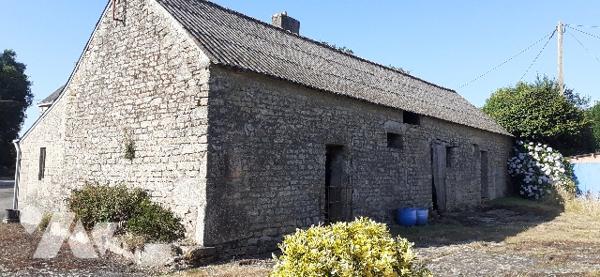 Maison à la campagne 10 pièces dont 4 chambres avec dépendances et terrain