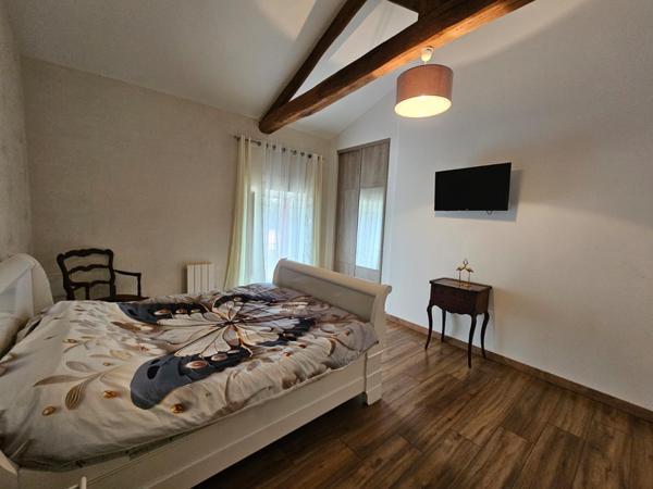 Fontaine-le-Comte (86240) Maison de charme en pierre avec piscine FONTAINE LE COMTE