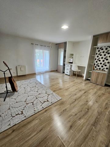 Fontaine-le-Comte (86240) Maison de charme en pierre avec piscine FONTAINE LE COMTE