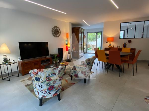 ARCHITECTURE CONTEMPORAINE - 2023 - J.LESUISSE - Royan