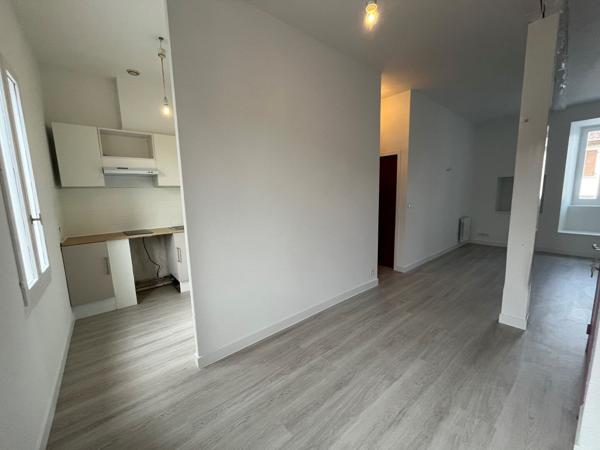A louer Appartement refait à neuf Mont De Marsan 2 chambres et cellier