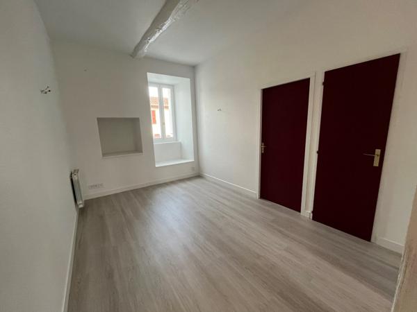 A louer Appartement refait à neuf Mont De Marsan 2 chambres et cellier