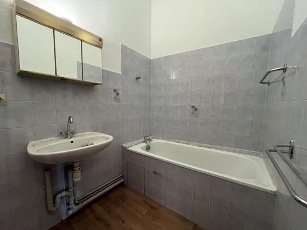 A louer Appartement refait à neuf Mont De Marsan 2 chambres et cellier