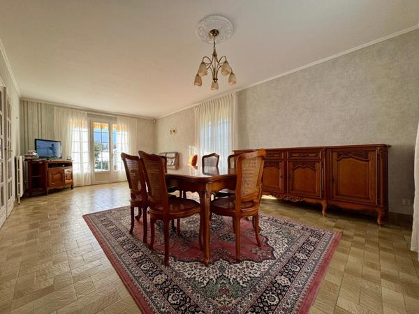 Maison sur sous-sol à vendre 7 pièces ECOUFLANT (49) 5 chambres