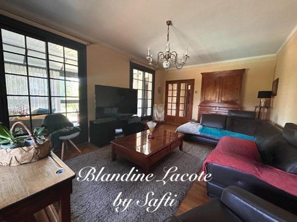 Spacieux pavillon de 188m2, proche des commodités