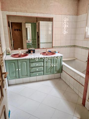 Maison à CHEVAL-BLANC, 84460 - 5 pièces 118m²