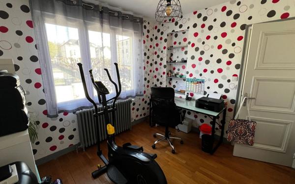 Maison à vendre    6 pièces •  Nogent-le-Rotrou