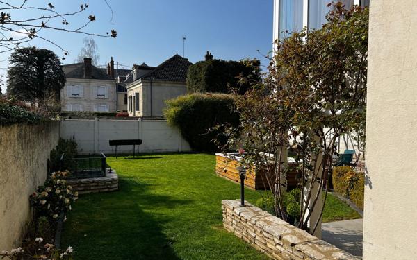 Maison à vendre    6 pièces •  Nogent-le-Rotrou