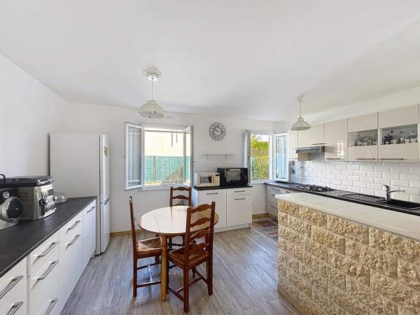 Maison de plain-pied 4 pièces à Mail avec terrasses