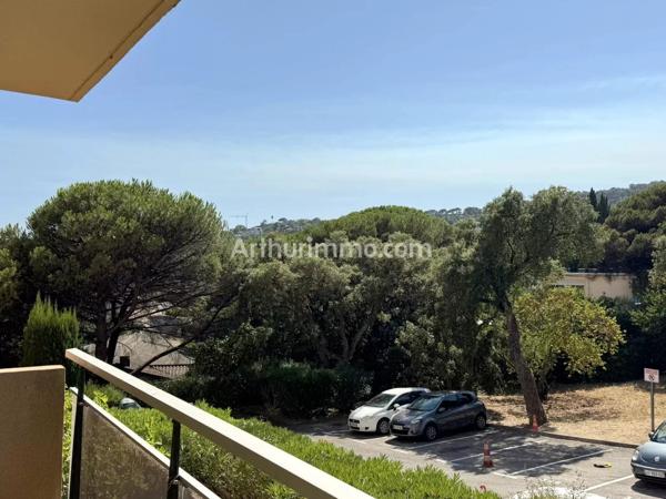 Vente                                                      Appartement
                        
                     3 pièces                      49 m2                     à Sainte-Maxime