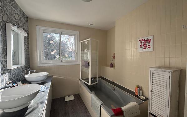 Maison à vendre    6 pièces •  Pont-l'Abbé-d'Arnoult