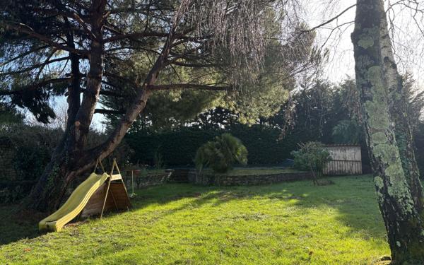 Maison à vendre    6 pièces •  Pont-l'Abbé-d'Arnoult