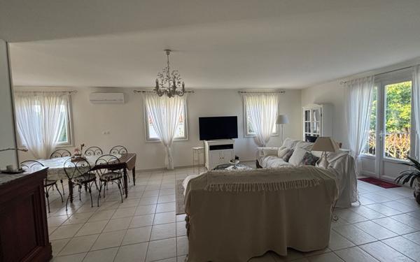 Maison à vendre    6 pièces •  Pont-l'Abbé-d'Arnoult