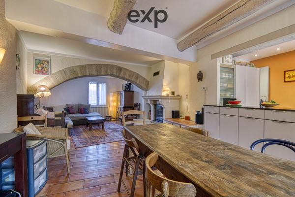 Superbe Maison de ville avec terrasse et 2 caves