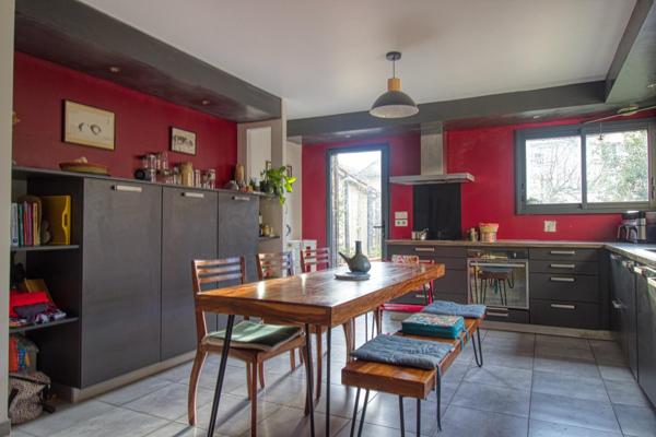 Maison albigeoise atypique 154m2 aves terrasse et jardin intimiste