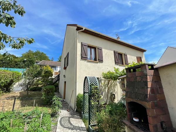 Maison - Emy lès Prés €499 000.00 ** - Ref : 978