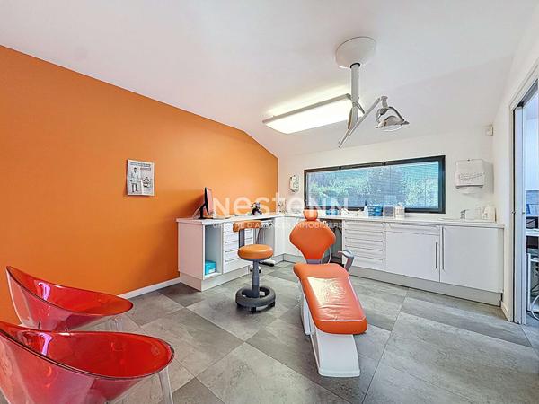 MURET - A VENDRE - Local commercial d'environ 339 m² avec places de parking