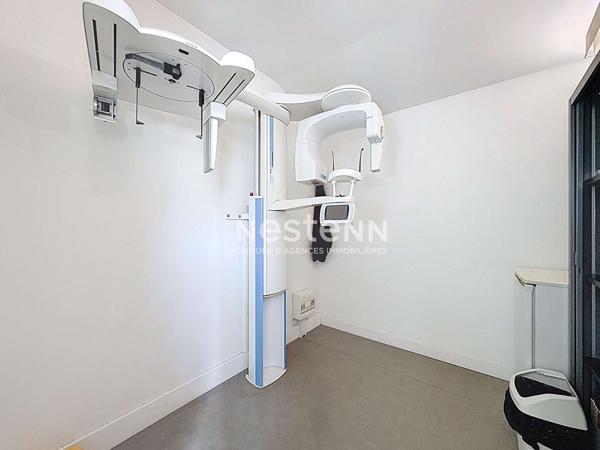 MURET - A VENDRE - Local commercial d'environ 339 m² avec places de parking