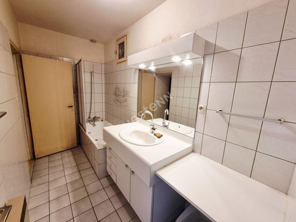 A vendre à LA MÉZIÈRE - MAISON 3 CHAMBRES DE 92m² - CENTRE-VILLE - POTENTIEL 5 chambres, 150m²