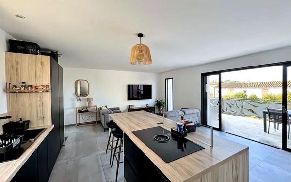 Maison à vendre    4 pièces •  Générac